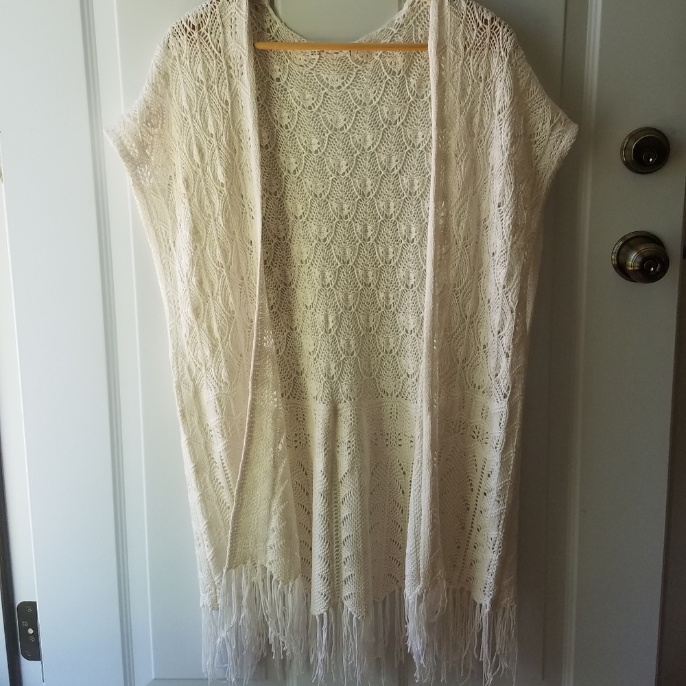 NWOT Cream crochet vest with tassels